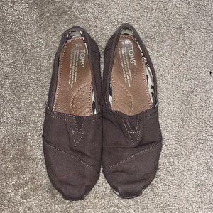 Grey TOMS Women’s Flats Size 6 — Classic Canvas Slip-Ons